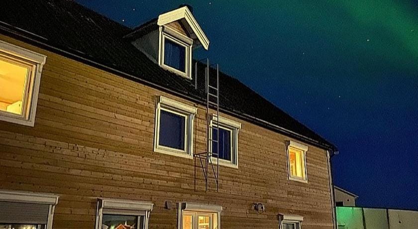 Nøtnes Midnattsol Guesthouse Skrova Hotel in Lofoten