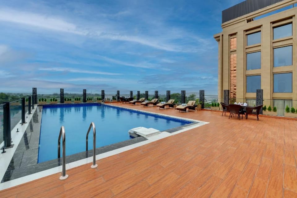 Rajawat The Fern - An Ecotel Hotel, Kanpur Hotel in Nepal
