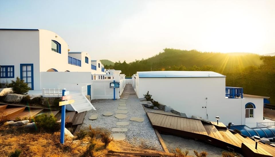 Yangyang Jijoonghae Pool Villa Bed and Breakfast in South Korea