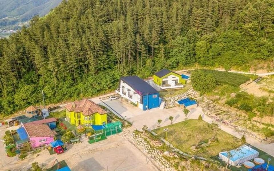 Muju Inca Dog Pension Bed and Breakfast in South Korea