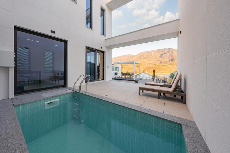 Pocheon Pume Gomori Poolvilla Bed and Breakfast in Gyeonggi-do