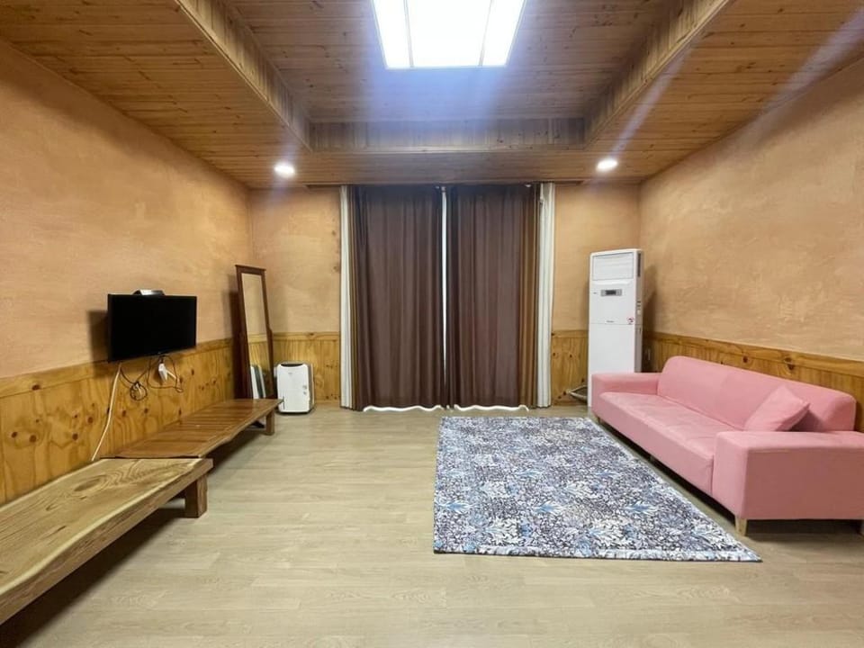 Gapyeong Pureun Hosu Pension Bed and Breakfast in Gyeonggi-do