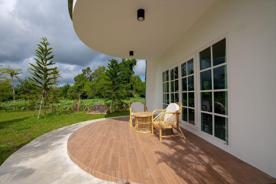 โรงแรมมายารีสอร์ท Hotel in Laos