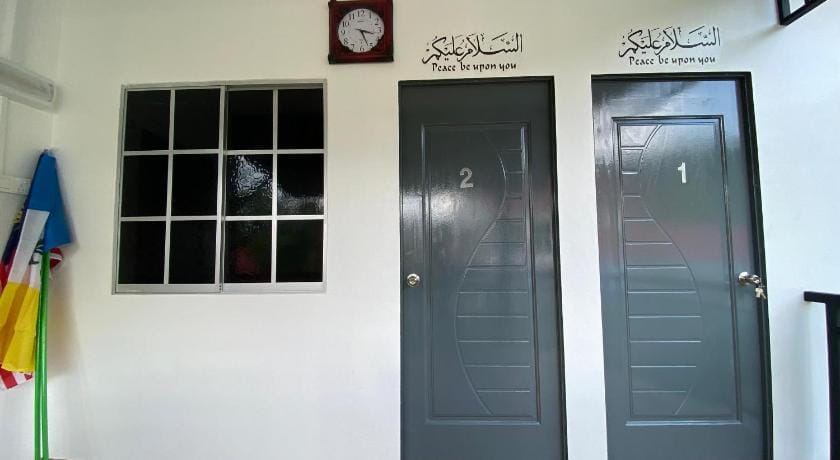 Roomstay Cikgu Mie Bed and Breakfast in Bayan Lepas