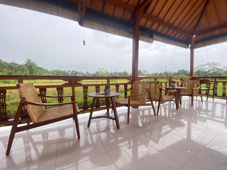 Healing House Sembung Hotel in Marga