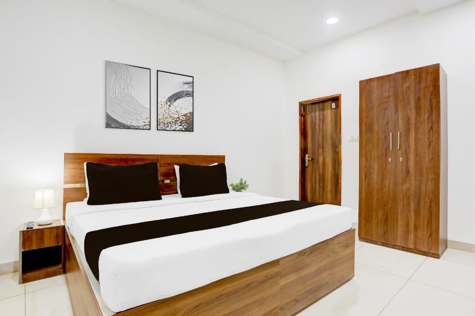 Super Townhouse DAVV University Indore Formerly Indrapuri Hotel in India