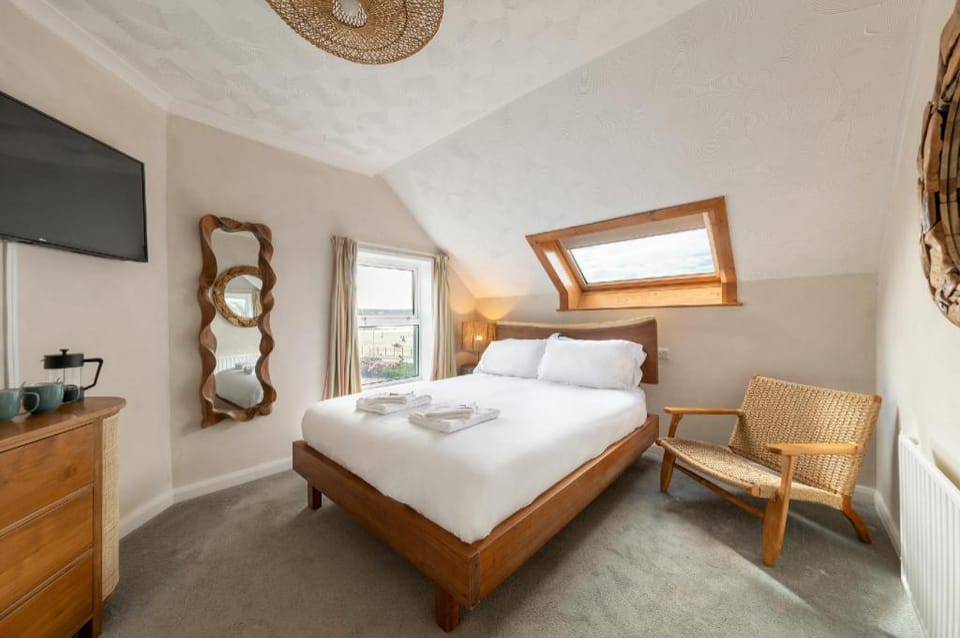 Rwts-rooms and resto Hotel in Wales