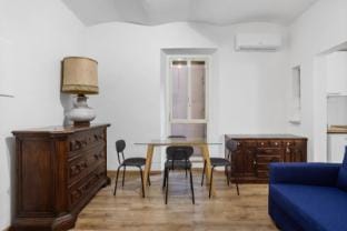 Cavour 172 - Monti Apartment near Colosseum by RHR Apartment in Rome
