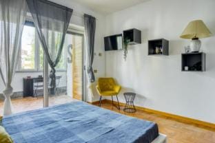 Bright Apartment near Vatican City by RHR Apartment in Rome