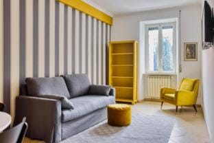 Yellow Stripes Apartment - San Giovanni by RHR Apartment in Rome