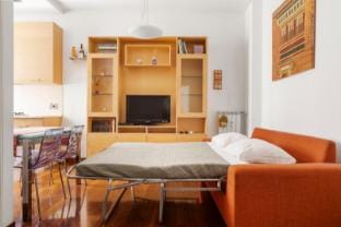 Tuscolano Apartment - Near Metro A by RHR Apartment in Rome