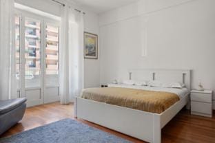 543 Appia Avenue - Metro A by RHR Apartment in Rome