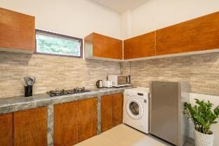 Cozy 2BR Villa with Rooftop & Plunge Pool Villa in North Kuta