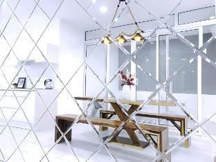 ZOROHOME 3 – Luxury 3BR Penthouse with Balcony, Ocean & City Views, 5 Mins Walk to Han Market  Apartment in Da Nang