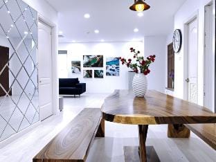 ZOROHOME 3 – Luxury 3BR Penthouse with Balcony, Ocean & City Views, 5 Mins Walk to Han Market  Apartment in Da Nang