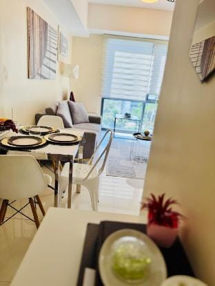 Cozy 1BR Staycation near venice Vacation rental in Makati