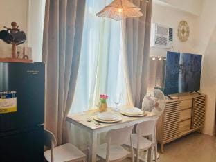 Modern Studio w/ Netflix | McKinley Hill BGC Vacation rental in Makati