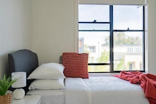 Bright & Airy 2BR | WiFi, Full Kitchen, Parking Vacation rental in Adelaide