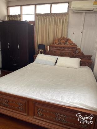 Home rama4 บ้านพักพระราม4 Vacation rental in Bangkok