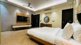 3BHK Studio Apartment - Luxe Stays by JPM Apartment in New Delhi