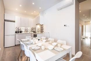 Alma Apartment - base for a group or big family Apartment in Budapest