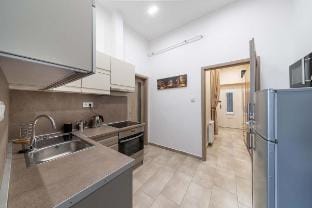 Eagleeyes apt - classy nest in the bubbly city Apartment in Budapest