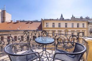 Eagleeyes apt - classy nest in the bubbly city Apartment in Budapest