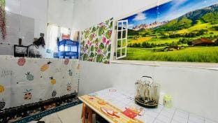Phòng tầng thấp, cửa sổ, có bàn làm việc, giá tốt Vacation rental in Hanoi