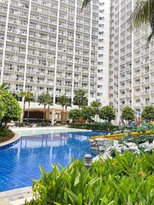 Leisure Suite Staycation Apartment in Pasay