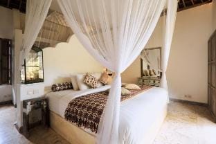 Unique 3BR Villa: Pool, Pererenan beach 2 min walk Vacation rental in Mengwi