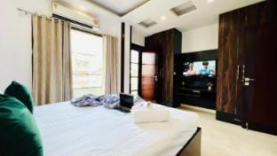 BluO 1BHK City Centre - Balcony, Lift, Terrace Apartment in New Delhi