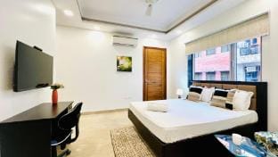 BluO 2BHK City Centre - Balcony, Lift, Terrace Apartment in New Delhi