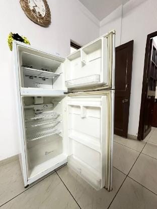 Flat/Mohali/Ownr free/sector 63/near Fortis Hosptl Vacation rental in Chandigarh