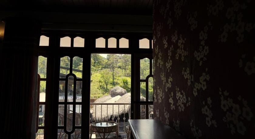 Pub Ceylon Hostel Hotel in Ella