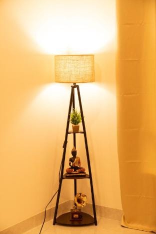 Boho, Breezy Sun-Kissed 2BHK Apt near Airport Vacation rental in Mumbai