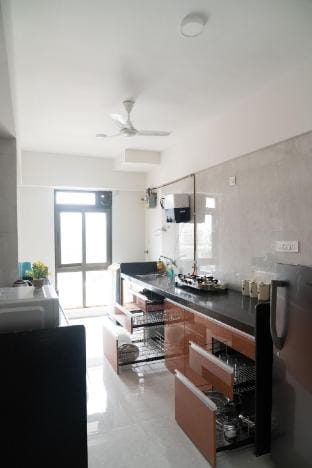 Boho, Breezy Sun-Kissed 2BHK Apt near Airport Vacation rental in Mumbai