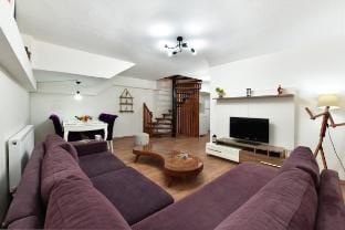 Historical Cozy Dublex Wood Apt at Galata Vacation rental in Istanbul