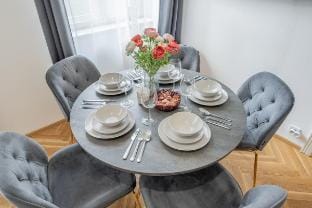 HLY|Apartment in newly renovated historic building Vacation rental in Prague