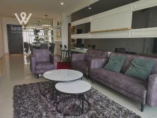 6pax | Modern Stay @ D'Esplanade | KSL Mall Vacation rental in Johor Bahru