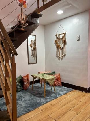 Agoda Kazoku LOFT Type Parking Netflix WIFI Apartment in Olongapo