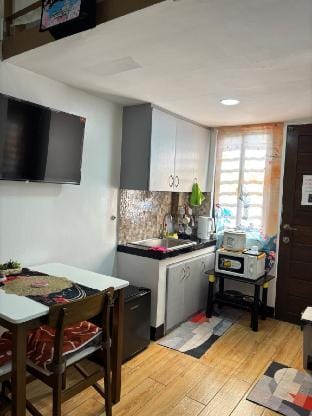 agoda MJ - 2 d beds S beds Parking Netflix WIFI Apartment in Olongapo