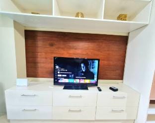 Stylish Stay in the Heart of IT Park Cebu! Apartment in Lapu-Lapu City