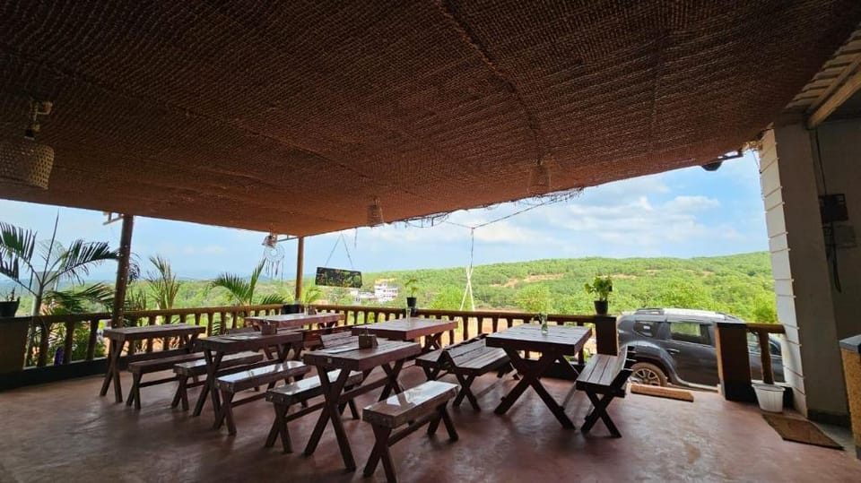 Aaroha Hill Top Hotel in Karnataka