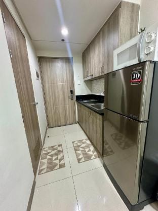 Unit near MOA and NAIA Airport w/Balcony @ Pasay Vacation rental in Pasay