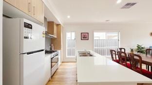 Jubilee Home/Spacious Bedrooms/Comfy Beds/Smart TV Vacation rental in Victoria