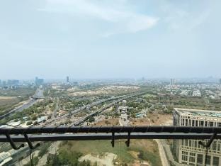 Cloud stays @36th floor Vacation rental in Noida