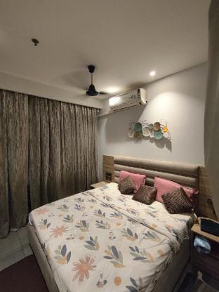 Cloud stays @36th floor Vacation rental in Noida