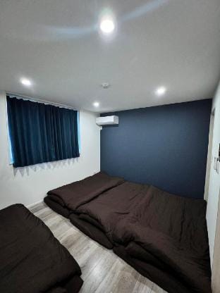 新築【KAARA】駅から3分‼︎USJ万博空庭温泉難波まですぐ‼︎駐車場有 Vacation rental in Osaka