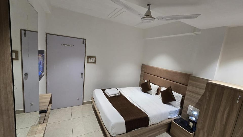 Gokul Guest House Hotel in Ahmedabad