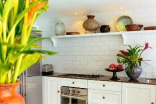 Seminyak 3 bedroom pool Villa.Walk to the beach. Villa in Kuta